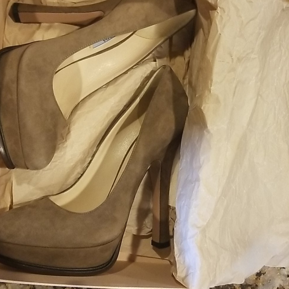 PRADA HEELS - Picture 6 of 10